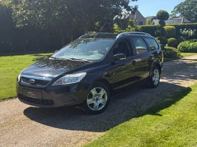 Gebraucht Ford Focus Style 101 PS (74 kW) 2010 Schwarz Kombi