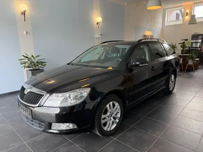 Gebraucht Skoda Octavia Ambiente 122 PS (89 kW) 2010 Schwarz Kombi