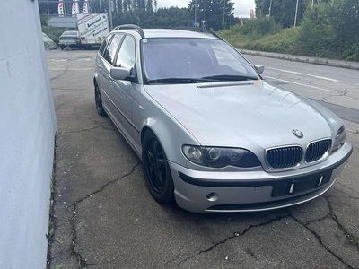 BMW 330