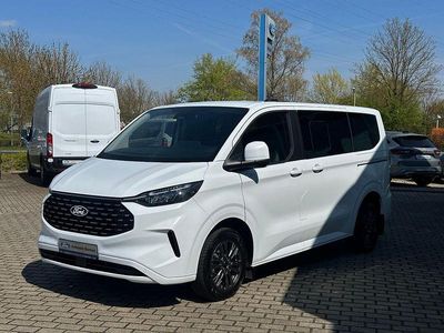 Usata Ford Tourneo Titanium 136 CV (100 kW) 2025 Bianco Monovolume