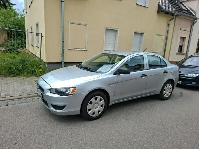 Gebraucht Mitsubishi Lancer 109 PS (80 kW) 2010 Silber Limousine