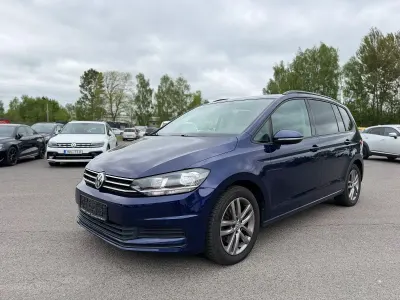 Gebraucht VW Touran Comfortline 150 PS (110 kW) 2019 Blau Van / Kleinbus