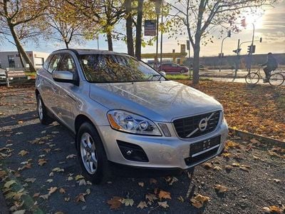 Silber Gebraucht 2009 Volvo XC60 Kinetic SUV | 9.999 € (Fairer Preis)
