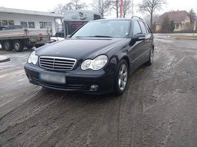 Gebraucht Mercedes C180 Avantgarde 143 PS (105 kW) 2004 Schwarz Kombi