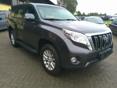 Gebraucht Toyota Land Cruiser Comfort 190 PS (139 kW) 2015 Grau SUV