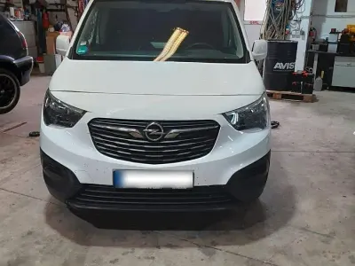 Gebraucht Opel Combo 102 PS (75 kW) 2020 Weiß Van / Kleinbus