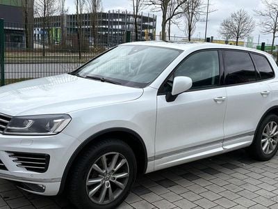 Gebraucht VW Touareg R-line 262 PS (192 kW) 2016 Weiß SUV