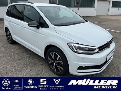 Weiß Gebraucht 2024 VW Touran Highline Van / Kleinbus | 39.990 € (Teuer)