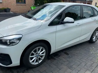 Gebraucht BMW 218 Active Tourer 150 PS (110 kW) 2019 Weiß Van / Kleinbus