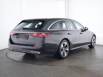 Gebraucht Mercedes E300 Avantgarde 313 PS (230 kW) 2024