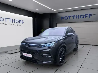 Second-hand VW Tiguan R-line 150 CP (110 kW) 2025 Negru SUV