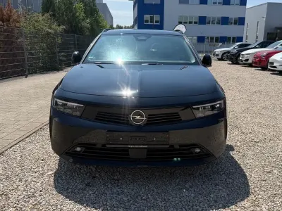 Gebraucht Opel Astra Elegance 131 PS (96 kW) 2024 Schwarz Kleinwagen
