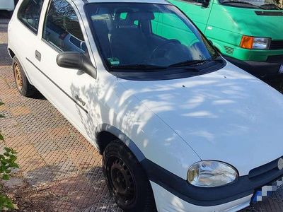 Second-hand Opel Corsa Swing 60 CP (44 kW) 1996 Alb Hatchback