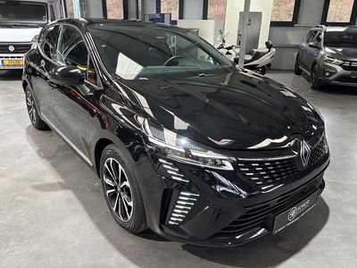 Schwarz Gebraucht 2024 Renault Clio V Techno Limousine | 15.690 € (Fairer Preis)