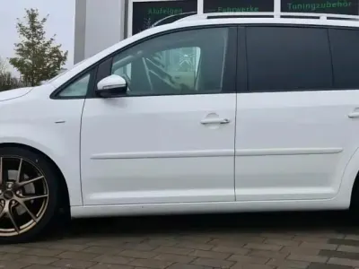 Gebraucht VW Touran Edition 140 PS (102 kW) 2014 Weiß Van / Kleinbus