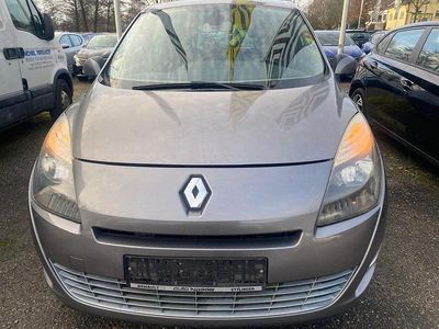 Grau Gebraucht 2010 Renault Scénic III Dynamique Van / Kleinbus | 1.790 € (Fairer Preis)