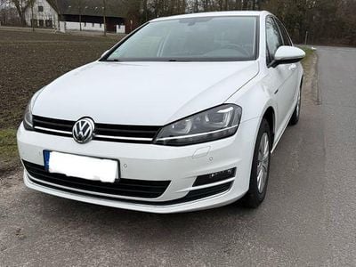 Gebraucht VW Golf VII LOUNGE 86 PS (63 kW) 2015 Weiß Limousine
