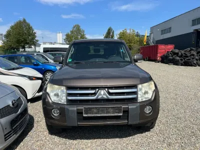 Gebraucht Mitsubishi Pajero Intense 200 PS (147 kW) 2010 Braun SUV