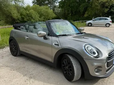 Käytetty Mini One Cabriolet 102 HP (75 kW) 2020 Hopea Avoauto