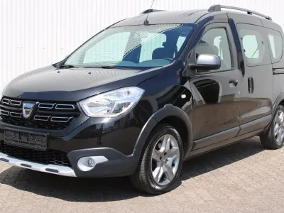 Gebraucht Dacia Dokker Stepway 131 PS (96 kW) 2020 Schwarz Van / Kleinbus
