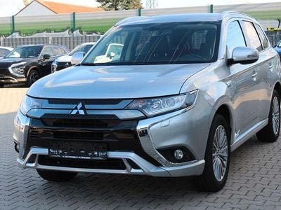 Silber Gebraucht 2021 Mitsubishi Outlander P-HEV Basis SUV | 21.990 € (Fairer Preis)
