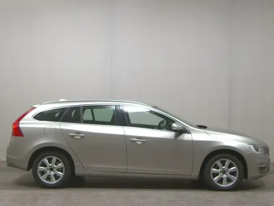 Gebraucht Volvo V60 181 PS (133 kW) 2014 Grau Kombi
