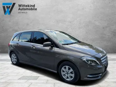 Gebraucht Mercedes B180 122 PS (89 kW) 2013 Grau Van / Kleinbus