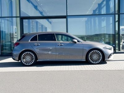 Gebraucht Mercedes A200 AMG line 163 PS (119 kW) 2023 Grau Limousine