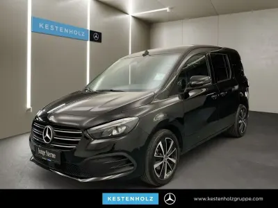 Gebraucht Mercedes T180 Progressive 116 PS (85 kW) 2025 Loparitschwarz Van / Kleinbus