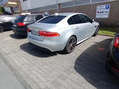 Gebraucht Jaguar XE 180 PS (132 kW) 2017 Silber Limousine