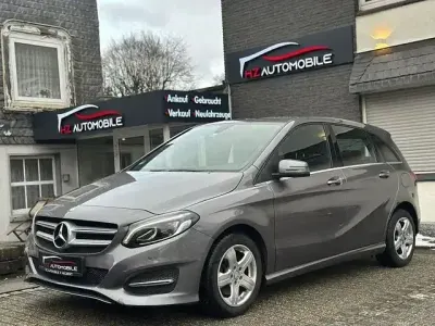 Gebraucht Mercedes B180 122 PS (89 kW) 2015 Grau Kleinwagen