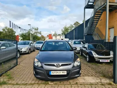 Gebraucht Hyundai i30 Comfort 109 PS (80 kW) 2009 Grau Limousine