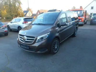 Gebraucht Mercedes V250 Avantgarde Edition 190 PS (139 kW) 2017 Braun Van / Kleinbus