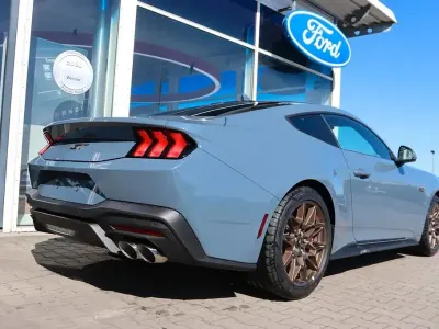 Neu Ford Mustang Fastback 446 PS (328 kW) 2026 Vapor blue metallic Coupé