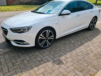 Gebraucht Opel Insignia Business Innovation 170 PS (125 kW) 2017 Weiß Limousine