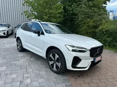 Gebraucht Volvo XC60 R-Design 335 PS (246 kW) 2023 Crystal white SUV