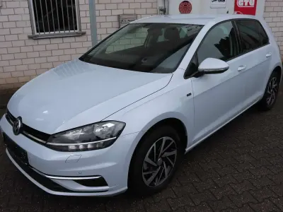 Gebraucht VW Golf VII Join 110 PS (80 kW) 2018 White silver metallic Limousine