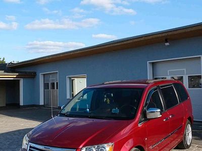 Rot Gebraucht 2015 Chrysler Town & Country Touring Van / Kleinbus | 14.999 €