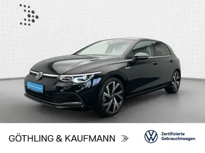Gebraucht VW Golf VIII Style 190 PS (139 kW) 2022 Deep black perleffekt Limousine