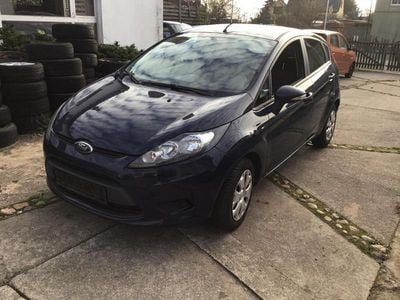 Gebraucht Ford Fiesta Trend 60 PS (44 kW) 2011 Blazerblau Kleinwagen