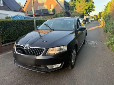 Gebraucht Skoda Octavia Ambition 140 PS (102 kW) 2013 Schwarz Kombi
