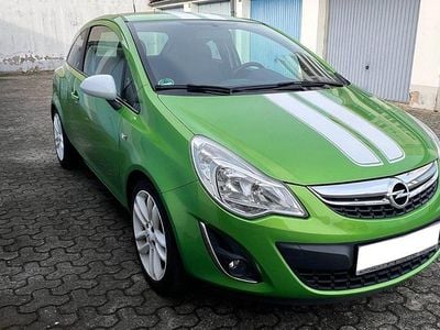Grün Gebraucht 2011 Opel Corsa Kleinwagen | 4.400 € (Etwas zu teuer)