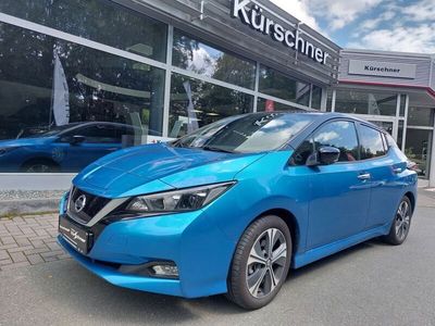 Vivid blue m/black p Gebraucht 2021 Nissan Leaf Kleinwagen | 16.990 € (Fairer Preis)