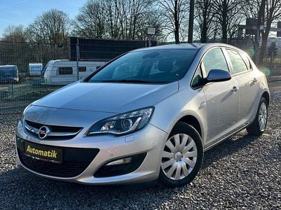 Gebraucht Opel Astra 116 PS (85 kW) 2012 Silber Limousine