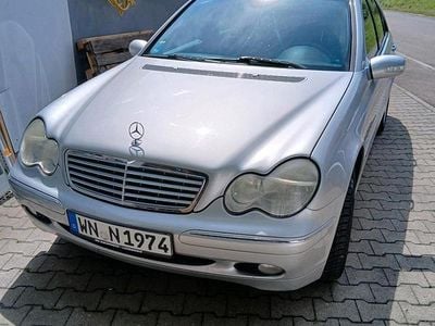 Mercedes C200