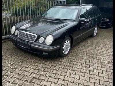 Mercedes E200