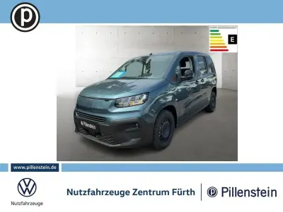 Neu Fiat Doblò 102 PS (75 kW) 2025 Blau Van / Kleinbus