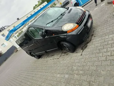 Gebraucht Renault Traffic 110 PS (80 kW) 2003 Schwarz Van / Kleinbus