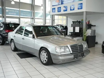 Gebraucht Mercedes E280 193 PS (141 kW) 1994 Silber Limousine