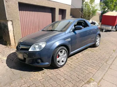 Gebraucht Opel Tigra 125 PS (91 kW) 2008 Blau Cabrio